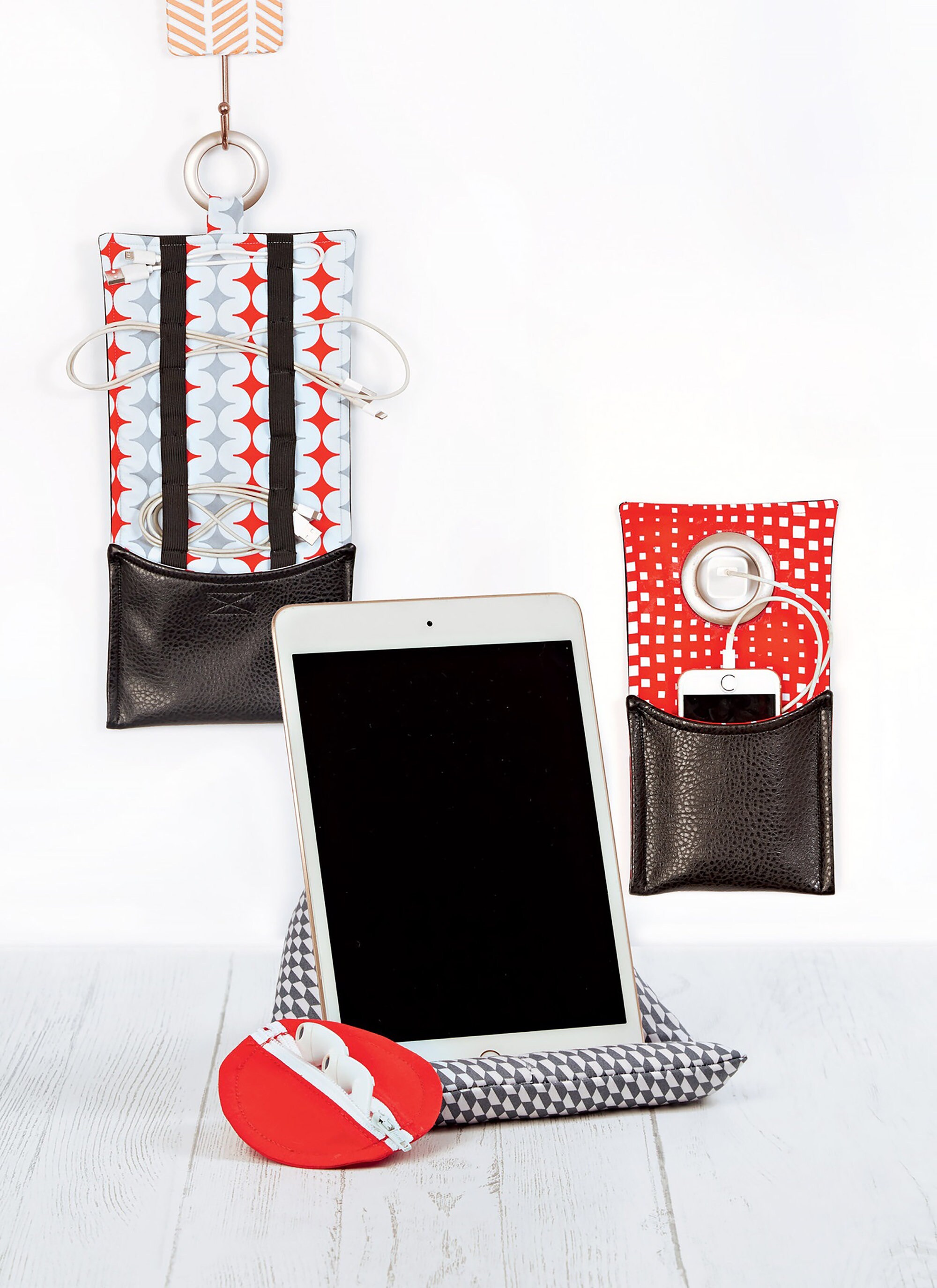 Kwik Sew Pattern 4321, Tech Accessories, Phone Charger, Earbud Case