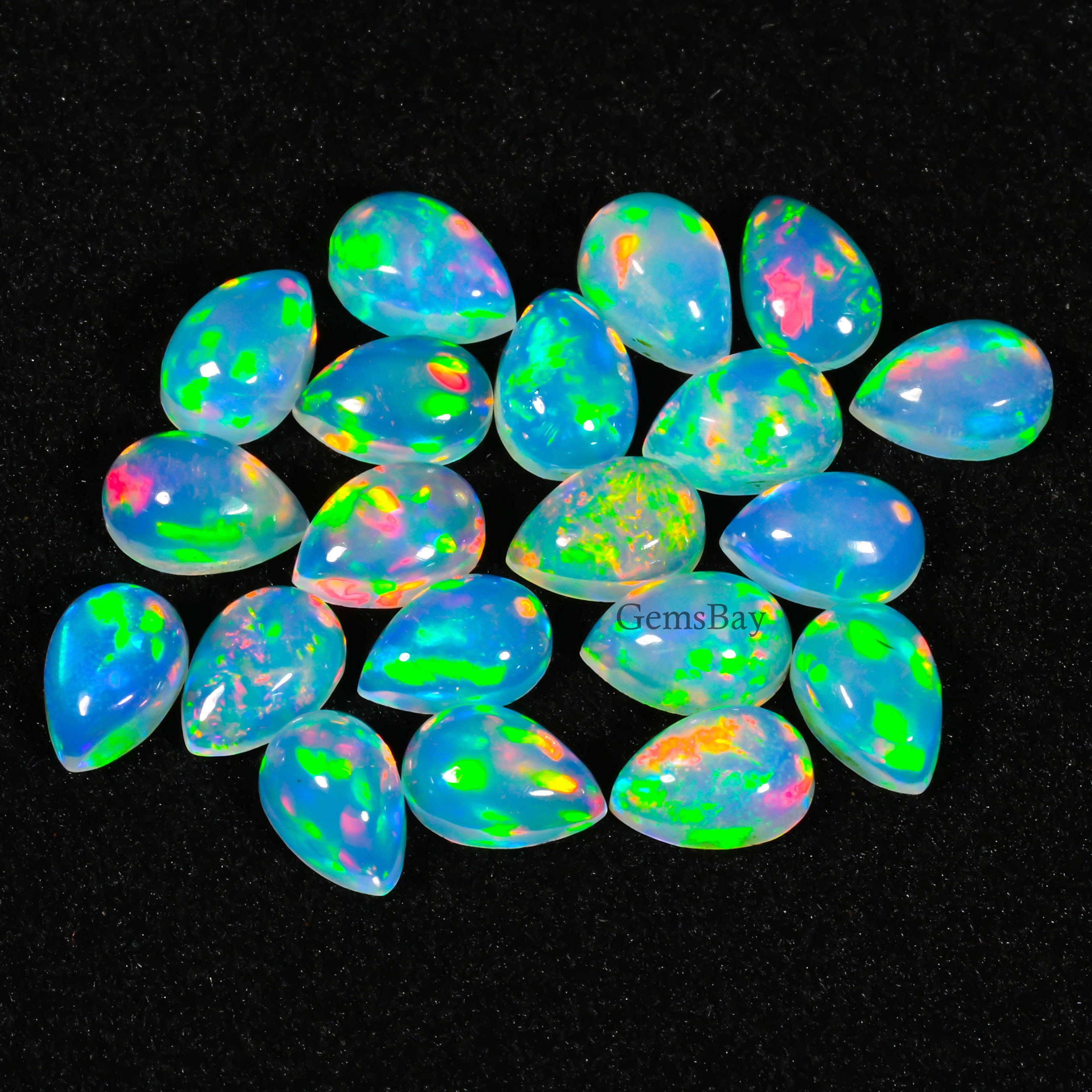 Welo ファイア オパール カボション: 天然エチオピアペアシェイプ (4 x