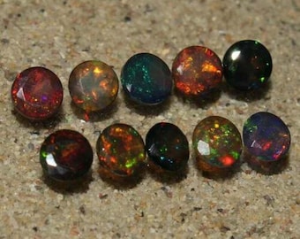 Opale éthiopienne naturelle à facettes 5 mm - Opale noire de feu Welo - Pierre taillée en opale - Pierres précieuses noires en vrac à facettes - Pierre à facettes de forme ronde opale