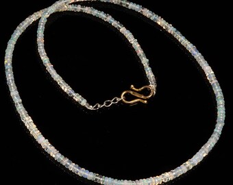 Collier En Opale Naturelle D'Éthiopie - Pierres 4x7 Mm Et 3x3 Mm - Longueur Réglable 43-45 Cm - Neuf Sans Emballage