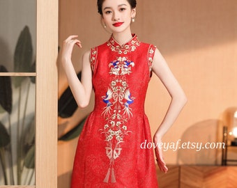 Doveyaf Unique Design High Level China Red Cheongsam Dress, Sleeveless A-Line Solid Embroidery Gown Dress, Tea Ceremony CNY Christmas