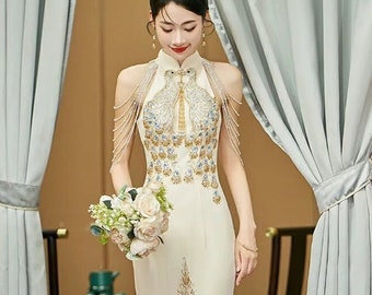 China HK White Qipao Gown Dress, Engagement Bridal Dress Sleeveless, Jewelry Sleeves Decor, Mandarin Collar Embroidery Qipao