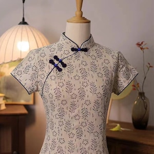 Doveyaf Summer Vintage Chinese Cheongsam Dress, China Qipao knee Length, White and BLue Procelain Color Pattern, Cotton Material