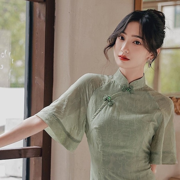 Doveyaf Summer Vintage Chinese Cheongsam Dress, China Qipao in Light Green, Full Length,Trumpet Sleeves, Floral Pattern Fabric