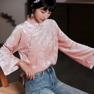 Traditional Cut Autumn China Cheongsam Top Chinese Tang Blouse, Gentle Pink Knurling Pattern Shirt Stretchy Velvet Fabric Front Side Closure