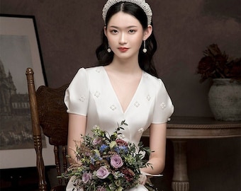 Benutzerdefinierte Größe Able Braut Hochzeit Licht Kleid in Weiß, Moderne Braut Anzug, Kleid in voller Länge, Für Braut V-Ausschnitt Hohe taille, Französisch Bräute