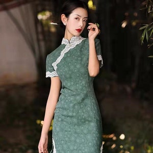 Vintage China Cheongsam in Green, Classic 20th Century Shanghai Minguo Fashion Qipao,Tea Ceremony, Prom Dance, Bridesmaid Dress