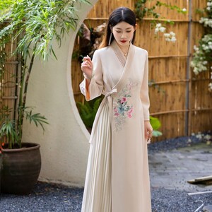 New Design Fall Winter China Cheongsam Dress&Coat, Vintage V-Neck Across Tea Ceremony Coat, Elegant Embroidery Beige/Navy Blue Color
