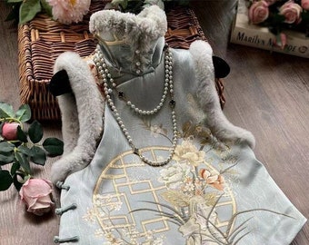 2023 CNY Traditional China Vest Jacket,Tang Winter Waistcoat, Jacquard Circular Pattern Hairy Collar Festival Jacket, Gray & Red/Yellow