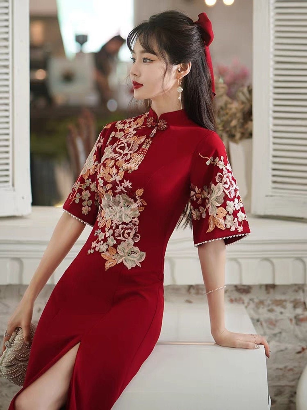 Cheongsam Vestidos Chinos Tradicionales Vestido De Mujer Rojo Chino  Tradicional Cheongsam Foto De Stock Y, image size:1080x1440