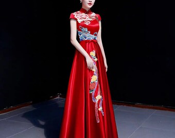 Vintage China Cheongsam in Red 