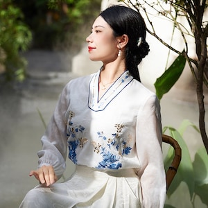 New Design Premiun Woman Autumn Blouse, HanfuTop, Embroidery Blue Floral Pattern, Vintage V Neck Long Sleeves, White Woman Shirt