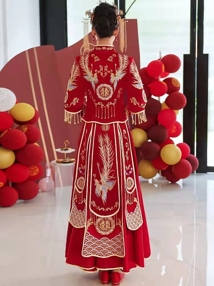 Traditional Chinese Bride and Groom's Red Wedding Xiuhe Dress, 彩霞 Embroidery Phoenix Xi 双喜zi, Dress Top and Skirt, 2 Piecetang Wedding Suit - Etsy Traditional Chinese Bride and Groom's Red Wedding Xiuhe Dress, 彩霞 Embroidery Phoenix Xi 双喜zi, Dress Top and Skirt, 2 Piecetang Wedding Suit - Etsy