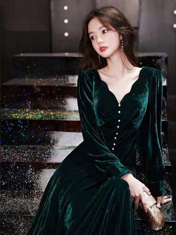 Custom Size Available Traditional Chinese Full Length Evening Gown, Jasper Green Dress Special V Neck, Trumpet Hemline, Expansion Skirt Custom Size Available Traditional Chinese Full Length Evening Gown, Jasper Green Dress Special V Neck, Trumpet Hemline, Expansion Skirt