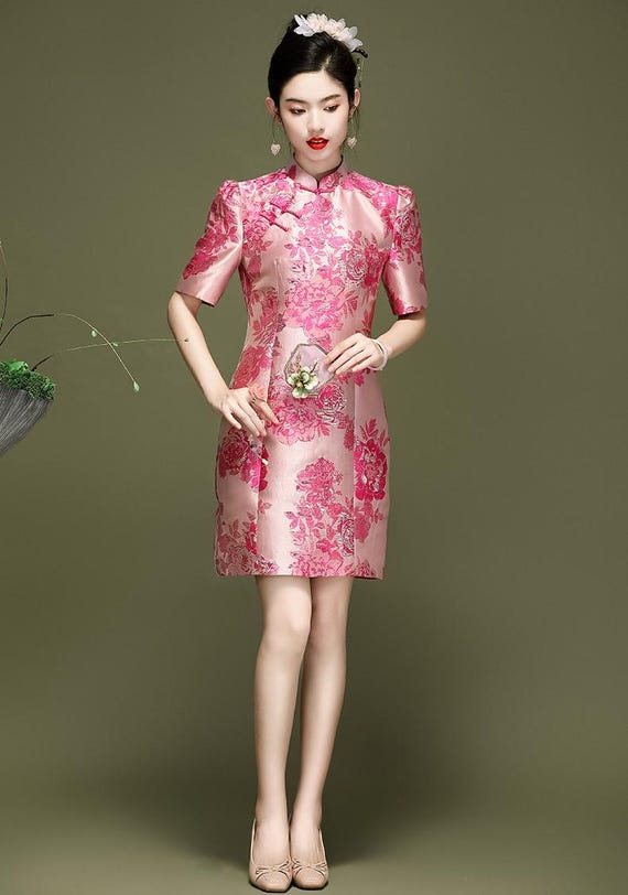 Classic China Pink Red Cheongsam,Chinese Vintage Wedding Dress, Bridal Dress,Tea Ceremony Autumn Fall Shanghai Woman Christmas CNY Outfit Classic China Pink Red Cheongsam,Chinese Vintage Wedding Dress, Bridal Dress,Tea Ceremony Autumn Fall Shanghai Woman Christmas CNY Outfit