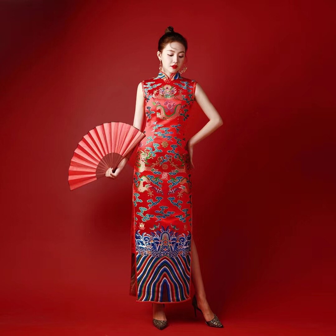 Vintage China Cheongsam in Red, Classical Pattern Full Length