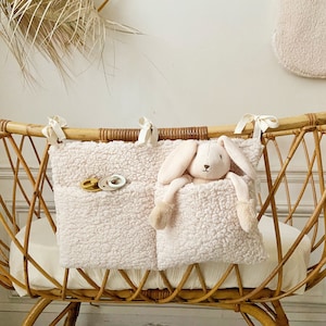 Pochette de lit bébé, range tétine/doudou « moumoute »