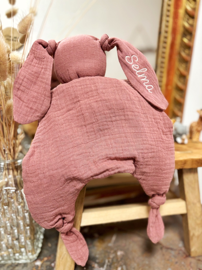 Doudou lapin en gaze de coton, doudou bébé naissance rose argile