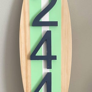 Letrero personalizado con número de casa en forma de tabla de surf / Placa de dirección exterior / Decoración para casas de playa costeras / Exhibición vertical u horizontal imagen 10