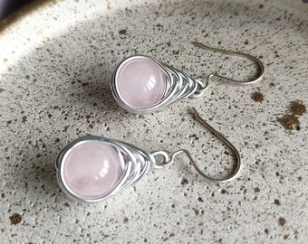 Rose quartz earrings with sterling silver ear hook, Handmade wire wrapped earrings, Boho pink stone earrings, Herringbone cool earrings