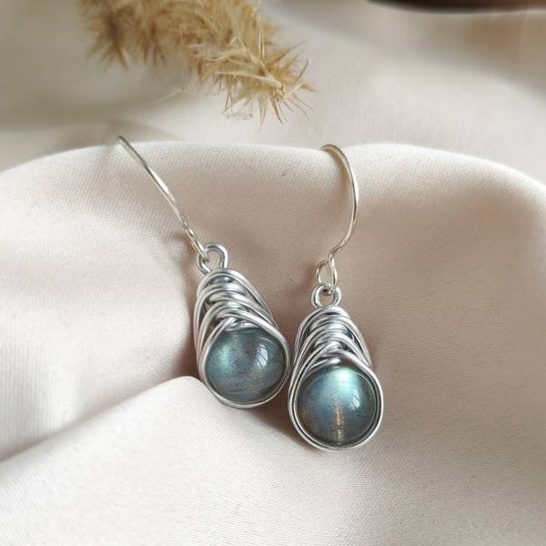 Labradorit Draht gewickelt Ohrringe, Sterling Silber Haken Ohrringe, Aluminium Teardrop Edelstein Ohrringe, handgemachte Fischgrät hängende Boho Ohrringe