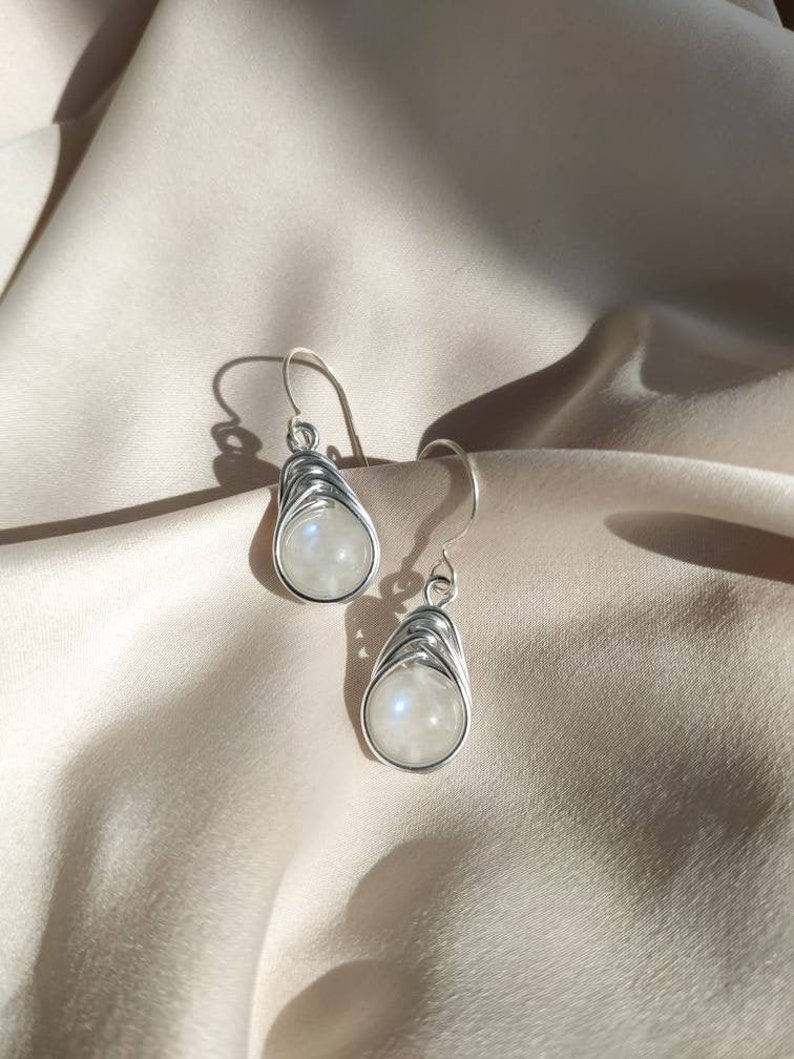 Simple wire wrapped earrings with white moonstone, Herringbone aluminum earrings on sterling silver ear hook, Handmade teardrop elven earrings, Indie boho jewelry gift for women