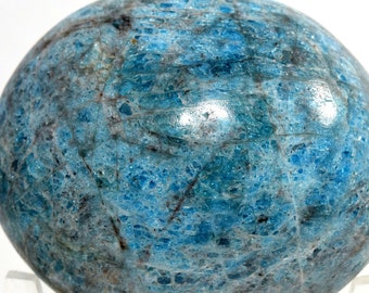 Blue Apatite Palm Stone Pebble Polished 57mm 155g Natural Sparkling Collectible Gemstone Crystal Mineral Décor Specimen