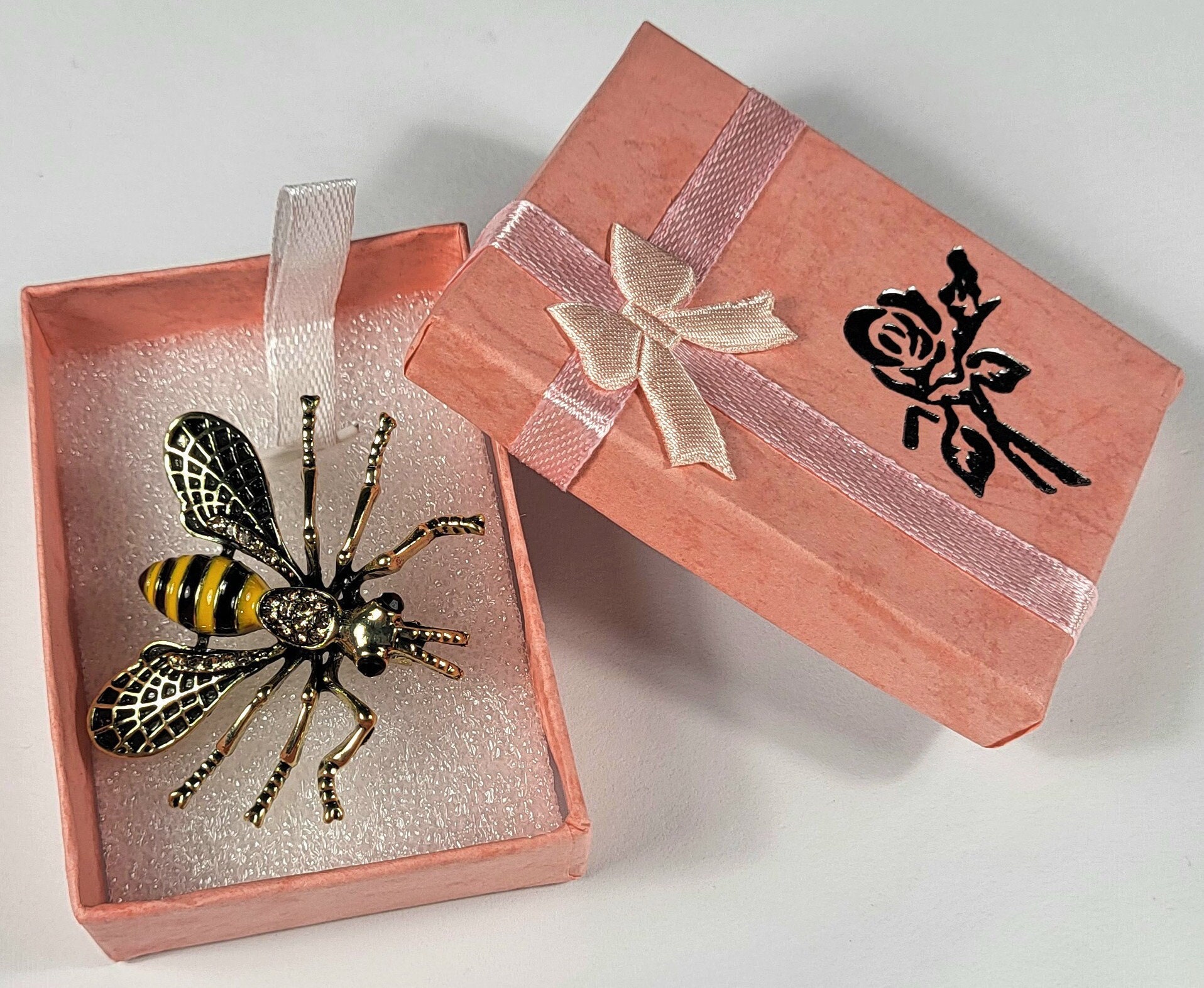 Ape Carina Dell'acquerello Con Tema Estivo Del Miele Della Traiettoria Di Volo Disegno Del Miele Per Il Bambino 29731324 - Foto 2