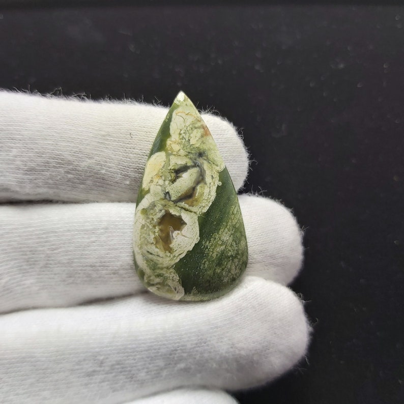 39x21x4mm 24 Cts Natural Green Peanut Rhyolite Pear Cabochon Loose Stone