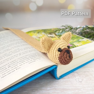Segnalibro all'uncinetto con cane, segnalibro amigurumi bulldog francese, modello cane frenchie fai da te per bambini, cucciolo all'uncinetto da scaricare digitalmente