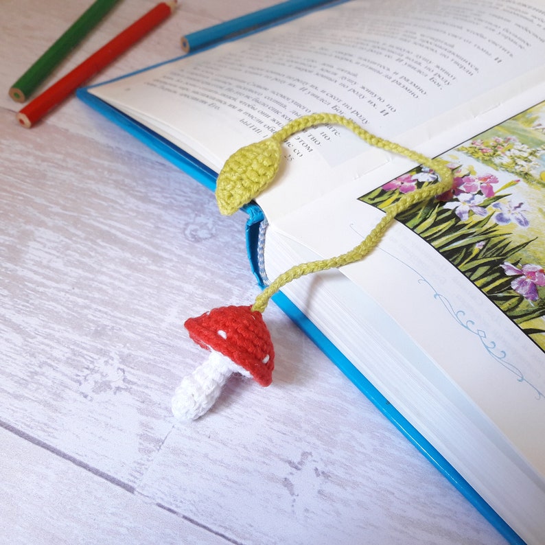 Crochet bookmark Pattern for beginner, mushroom bookmark PDF tutorial, Amigurumi amanita DIY, digital download fall bookmark leaf for book image 6