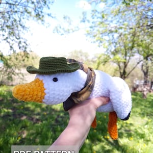 Crochet Goose no sew Pattern: Cowboy Amigurumi bird Plush Pattern