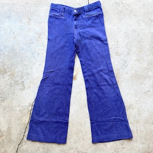 Vintage 1970s Dark Wash Women&#39;s Bell Bottom Jeans 26x28.5