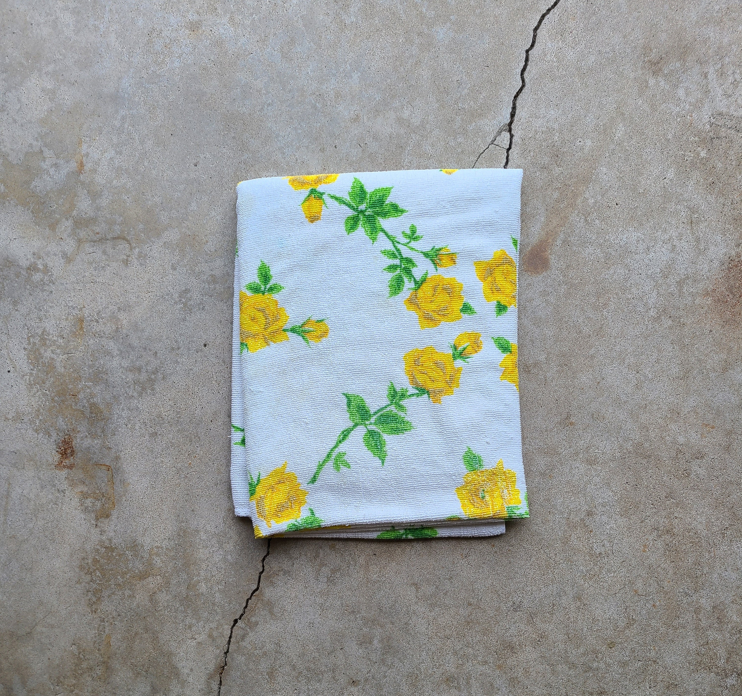 Vintage 70s White Yellow Floral Terry Cloth Tablecloth Towel Beach Towel