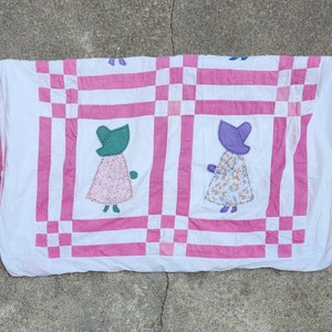 Vintage Sun Bonnet Sue Lightweight Quilt Coverlet