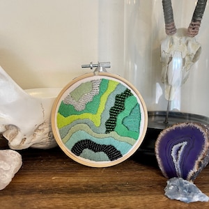 緑の4インチ抽象刺繍アート