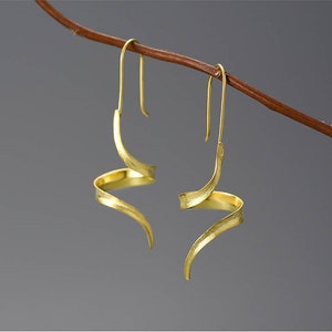 Spiral Drop Earring Gold Spiral Earring, Gold Threader Earrings, Gold Corkscrew Earrings, Gold Minimalist Earrings Teardrop Simple Earring