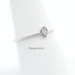 Sterling Silber Moderner Tropfenförmiger Perlenring für Frau, minimalistischer Ring mit CZ Edelsteinen, Geschenk für Freundin, Geschenk für Sie. Größe 7,5 NUR