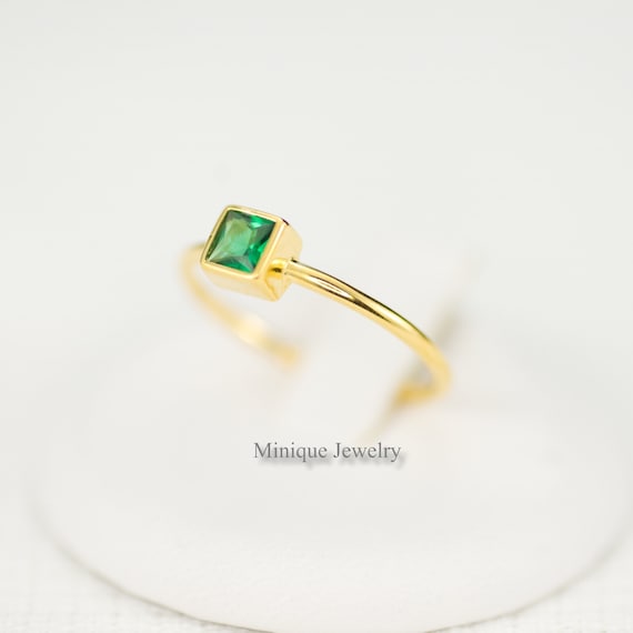 Dainty Minimalist Solid Silver Square Emerald Gemstone Ring