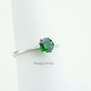 6mm Round Emerald Ring, May Birthstone Ring, Minimalist Emerald Green Ring, Sterling Silver Ring, Emerald Solitaire Jewelry, Gift for her