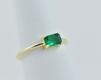 Emerald Ring, 14k Gold Emerald, Minimalist Dainty, Emerald Gemstone Solid gold.