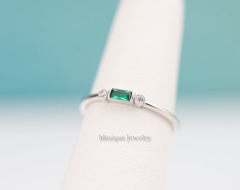 May Birthstone, Baguette Birthstone Ring, Custom Stackable Gemstone Ring, Perfect for Everyday, Personalized Gift for Mom, Mothers Day Gift