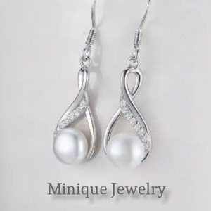 Minimalist Freshwater Pearl Earrings, Silver White Pearl Earrings, June&#39;s Birthstone, Birthday Gift, Bride Jewelry, Mother&#39;s Day Pearl Gift