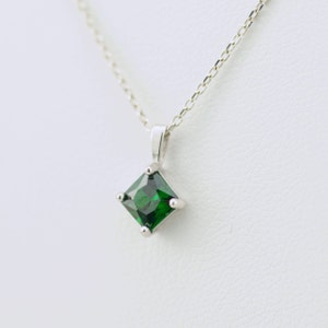 Green Emerald CZ Gemstone Necklace, Princess Cut, Square, May Birthstone Pendant, Birthday Gift, 925 Sterling Silver, Gemstone Necklace