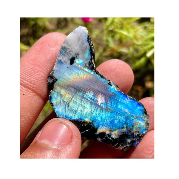 Hermosa piedra lunar arco iris en bruto para hacer joyas