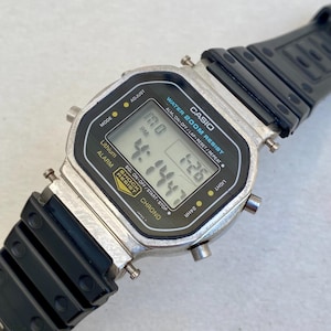 Vintage Casio G-Shock (240) DW-5200 Alarm Chronograph Digital Backlight Men’s Wristwatch image 5
