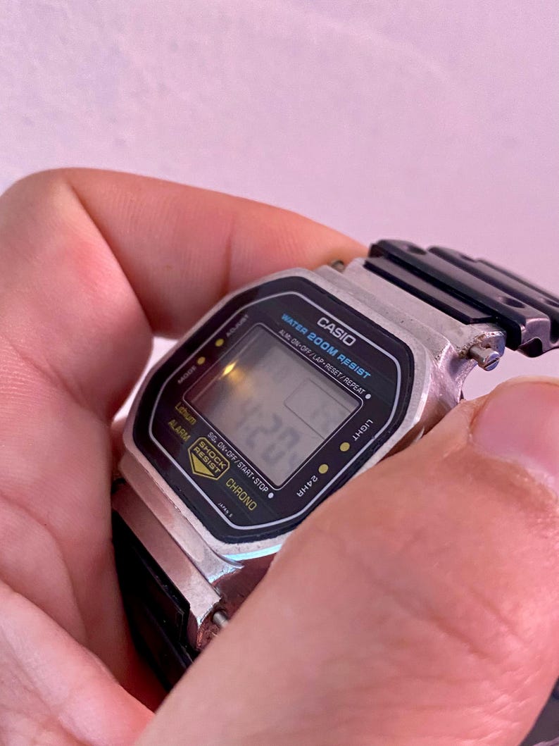 Vintage Casio G-Shock (240) DW-5200 Alarm Chronograph Digital Backlight Men’s Wristwatch image 14
