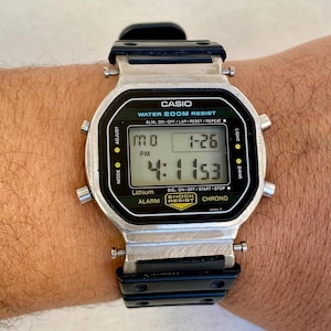 Vintage Casio G-Shock (240) DW-5200 Alarm Chronograph Digital Backlight Men’s Wristwatch image 2