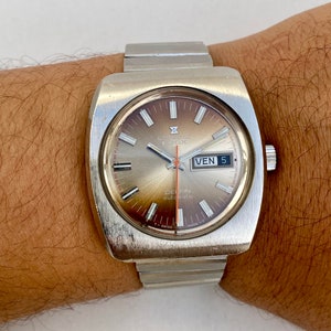 腕時計メンズ動作良好コルベットCorvette手巻きアナログ17石ヴィンテージ Vintage Rare Corvette 17 Jewels Black Dial Men's Mechanical