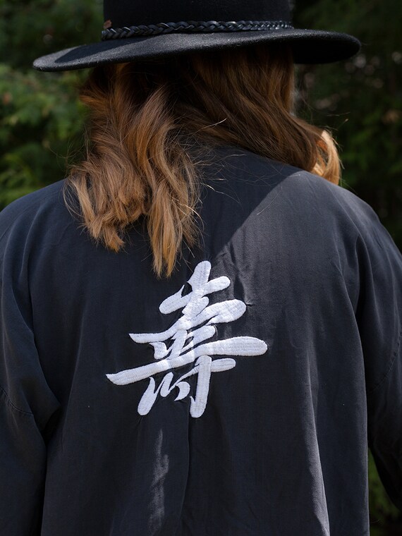 1980s embroidered kimono robe, 80s black short rob